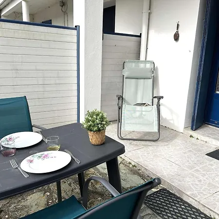 2 Pieces Renove, Terrasse, Parking, Proche Commerces Et - - Fr-1-224-810 Appartamento